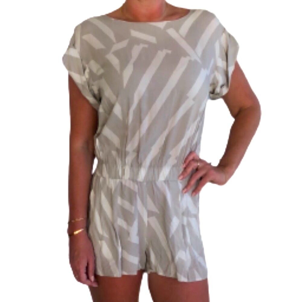 A/X ARMANI EXCHANGE GRAY/WHITE ROMPER WITH POCKETS • ELASTIC WAIST • Sz 4